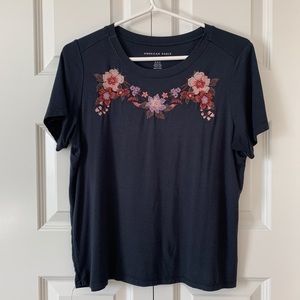 Cropped embroidered tee